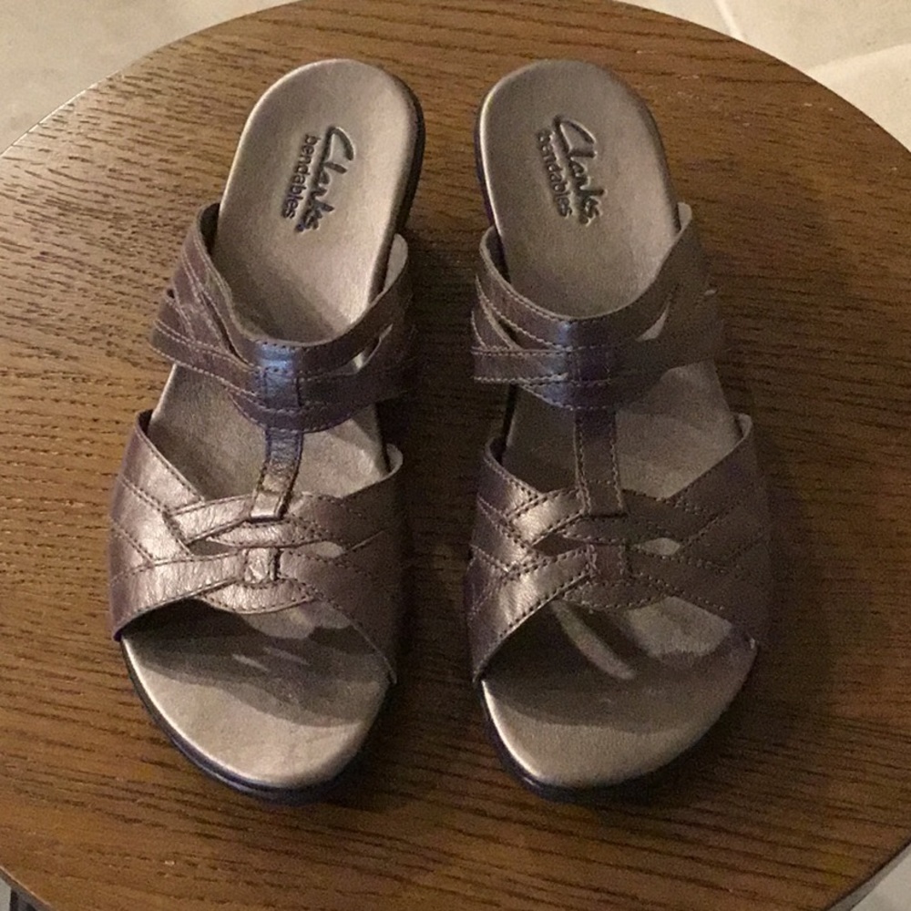 Clark’s Sandals Pewter Size 6M